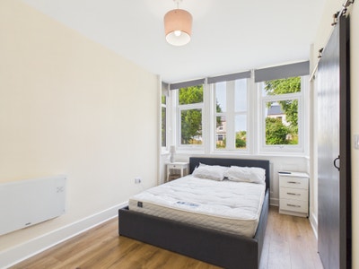 Double En-Suite Bedroom to Let - Cobden Street Main Photo