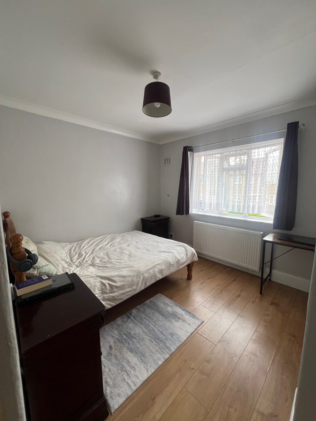 Spacious Double Room-Bills included-&pound;750 PCM -DA7 Main Photo