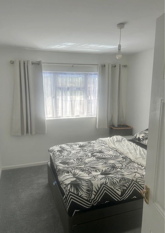 Furnished Double Room to Let in Dartford  Main Photo
