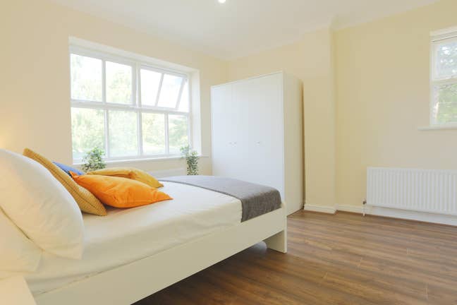 Big / Clean -Ensuite Available Asap! Canary Wharf  Main Photo