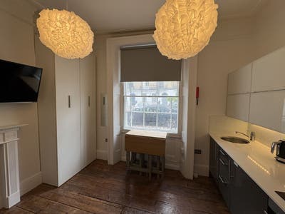 &pound;490 Per Week Including Utilities | Students preferred! Main Photo