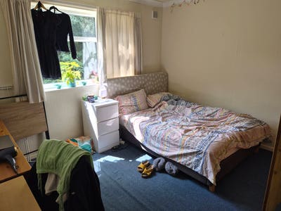 Double room; Gated parking Main Photo