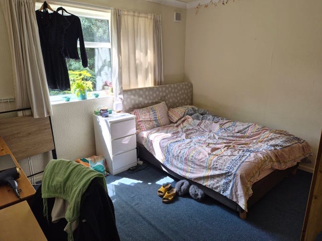 Double room; Gated parking Main Photo