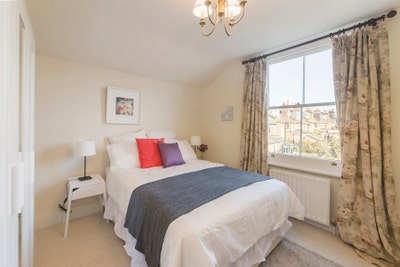 Great Double Bedroom on Abbeville Road, Clapham! Main Photo