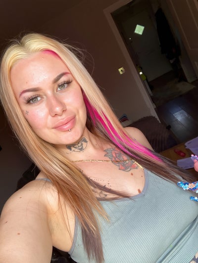 I am a female student aged 28. I am looking f... Main Photo