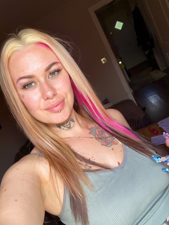 I am a female student aged 28. I am looking f... Main Photo