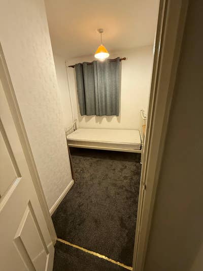 Single Room to Rent  Main Photo