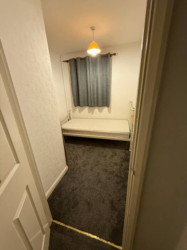 Single Room to Rent  Main Photo