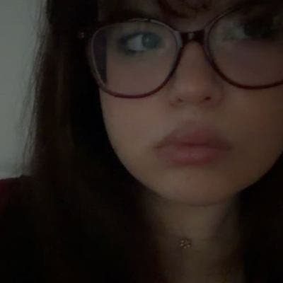 Looking for 2 beds! :D Main Photo