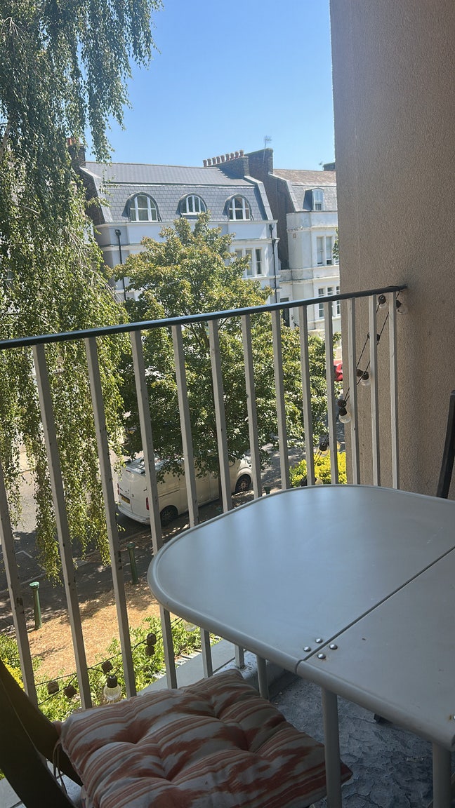 2 rooms available in Clapham Common Main Photo