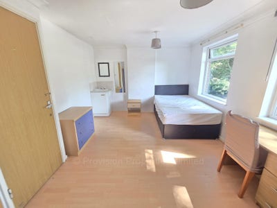 Student House Close to Uni of Leeds Bills Included Main Photo