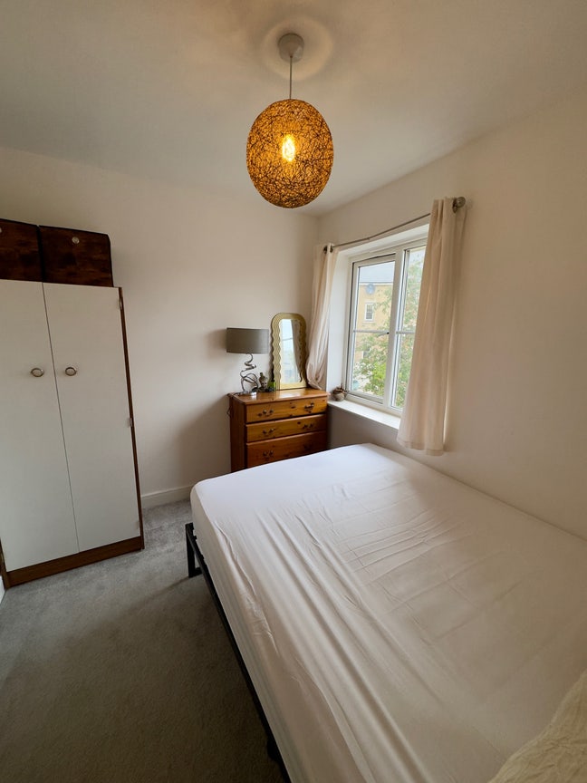 Modern Double Room– Short Term Welcome Main Photo