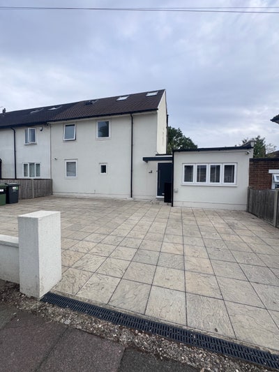 Lovely Room Available – All Bills Included  Main Photo