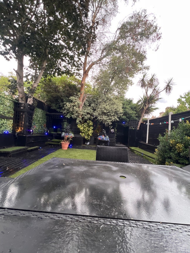 Friendly Household / Refurbished House and Garden  Main Photo