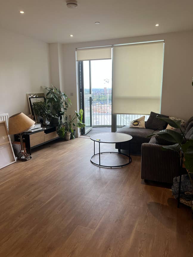 Bright Double Ensuite in ZONE 2, Tenancy Take-over Main Photo