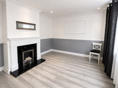 RM15 5DN | Neat 3-Bed House | Garden & Parking Main Photo