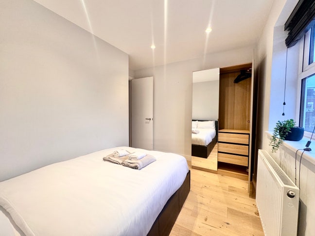 4 Immaculate Rooms | Prime NW10 | Has Balcony!  Main Photo