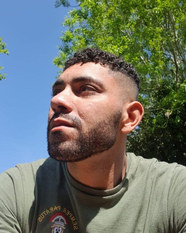 32 year old single male looking for accomodatin Main Photo