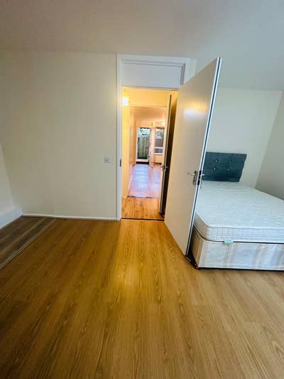 Nice 1 double bed flat in the heart of Wood Green Main Photo