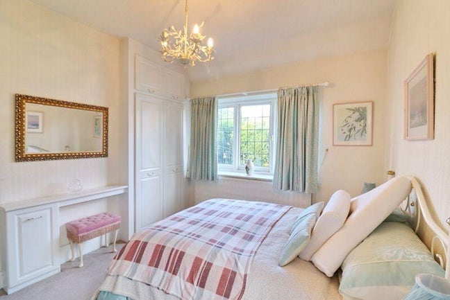 4 rooms avail, all bills incl,suitable group of 4. Main Photo