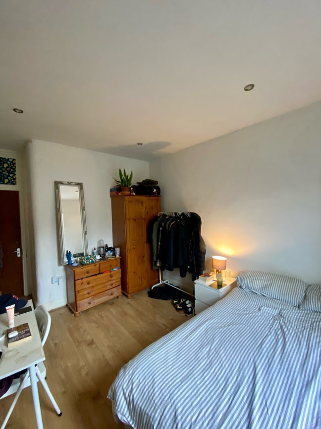 Bright Double Room in Streatham Hill Main Photo
