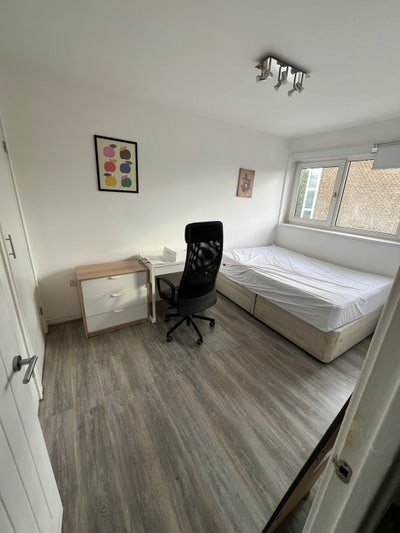 Double room rent near  Queen Mary Uni Main Photo