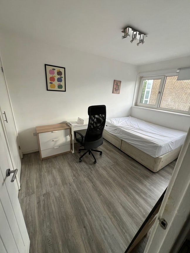 Double room rent near  Queen Mary Uni Main Photo