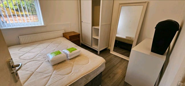 Room, near Oxford Rd, transport, uni,MRi hospital. Main Photo