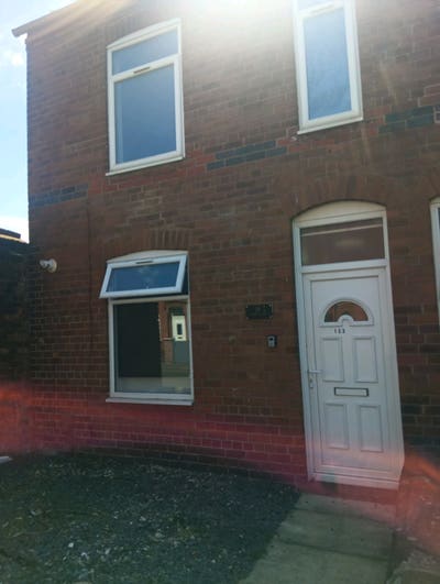 📢 Ensuite Room – Available Now! Rent Negotiable  Main Photo