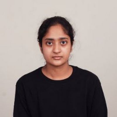Professional Female seeks a single or double room Main Photo