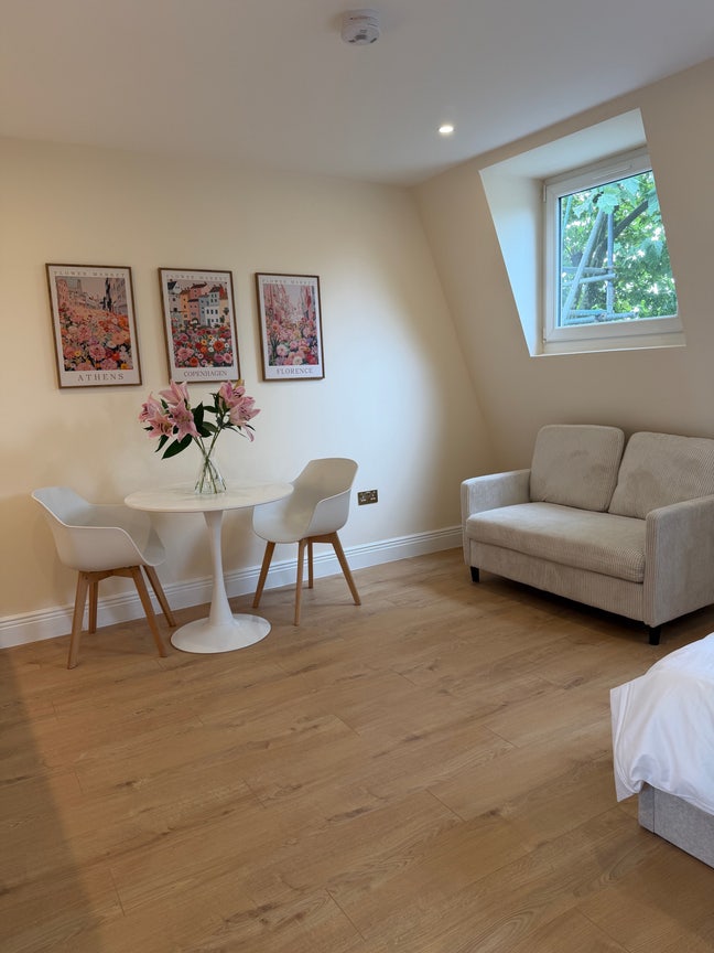 W6 Brand new spacious studio, all bills included  Main Photo