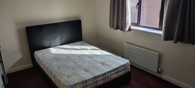 Double room with private bathroom in Westcroft  Main Photo