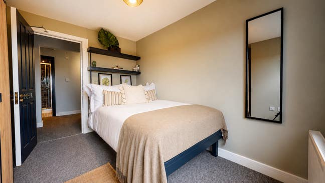 Small Double | Beautiful House | All Bills Inc Main Photo