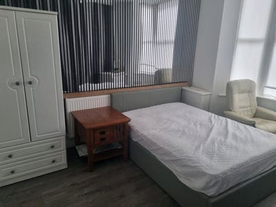 3 bedroom house Newly renovated house  Main Photo