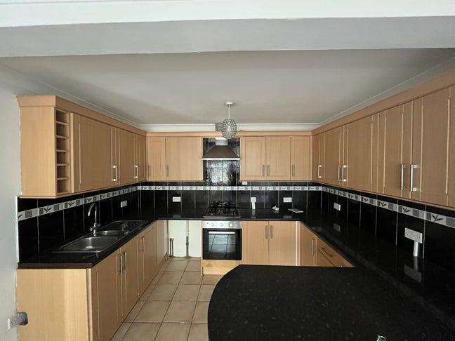 Whole 3 bed flat available - Twickenham Stadium Main Photo