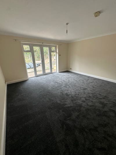 Whole 3 Bed - 2 Bath - Greenford - Available Now Main Photo