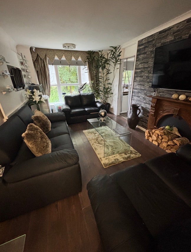 Newly decorated Single room Main Photo