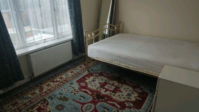 Double room in a family house Main Photo