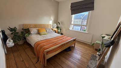 Light and Spacious Room in Tooting Broadway  Main Photo