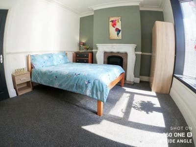 🏡 Elegant Double Room | 💡 All Bills Included ✨ Main Photo