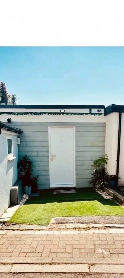 Cabin in shared garden private entrance  Main Photo