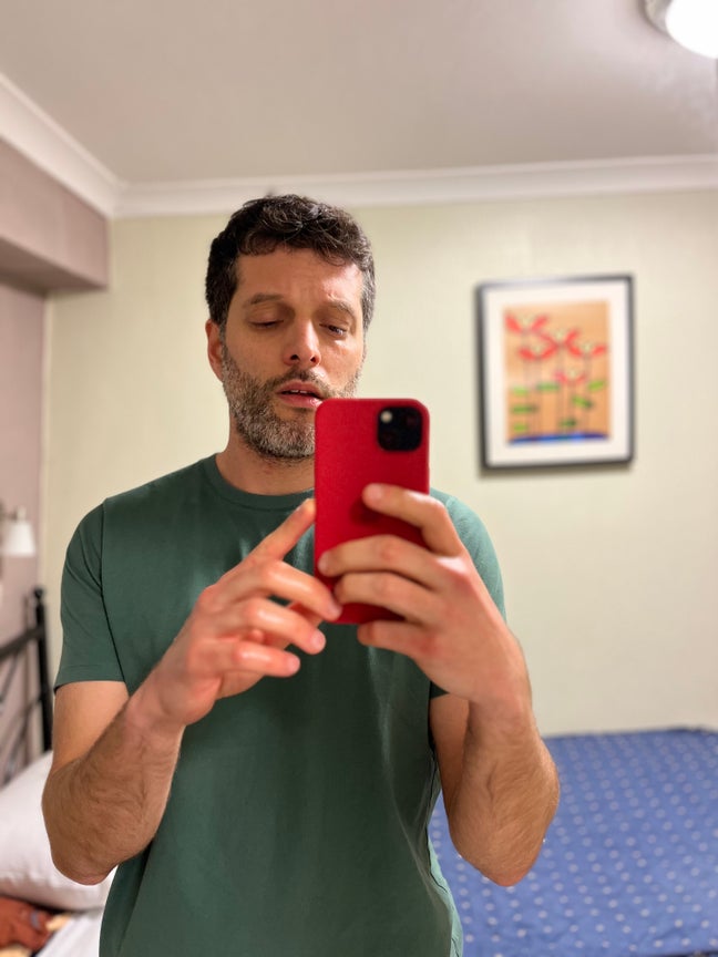 Professional Male seeks a single or double room Main Photo