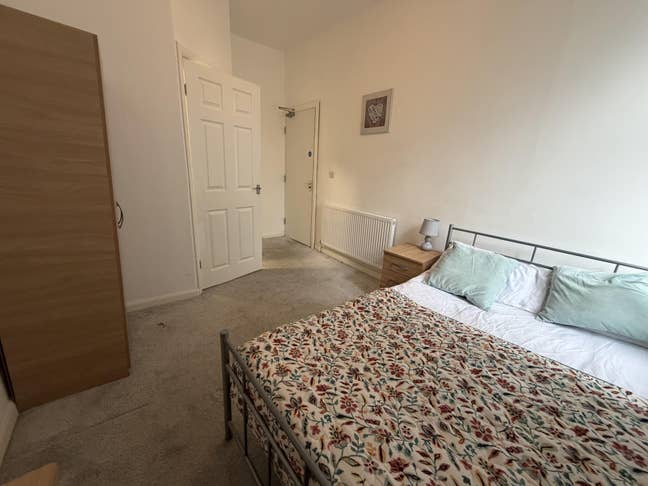 Double en-suite rooms in a lovely House share Main Photo