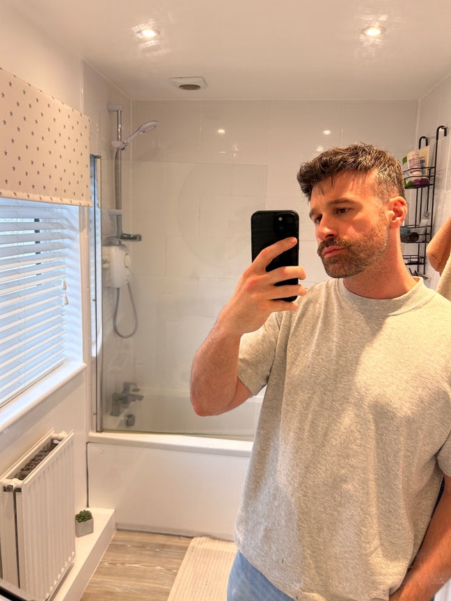 Seeking quiet home in London! - LGBT Main Photo