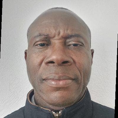 Professional Male seeks a single or double room Main Photo