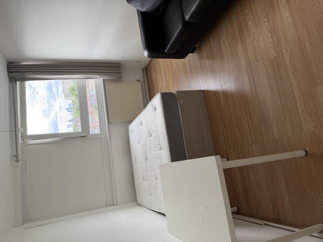 One large double room Main Photo