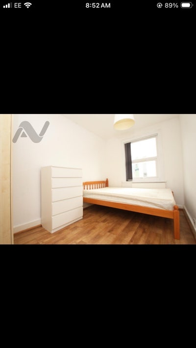 Room available in new 3 bed 1 bath flatshare Main Photo