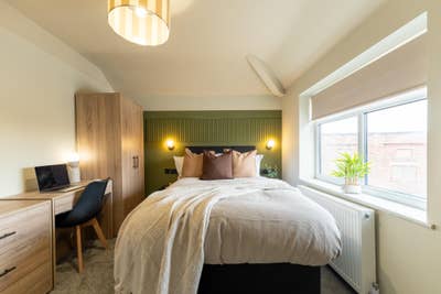 Luxury Double Ensuite Room | Warrington |All Bills Main Photo