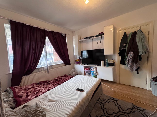 Double Room in Hayes - Southall Main Photo