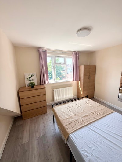 2 Double Rooms in a Refurbished House, Wembley Main Photo